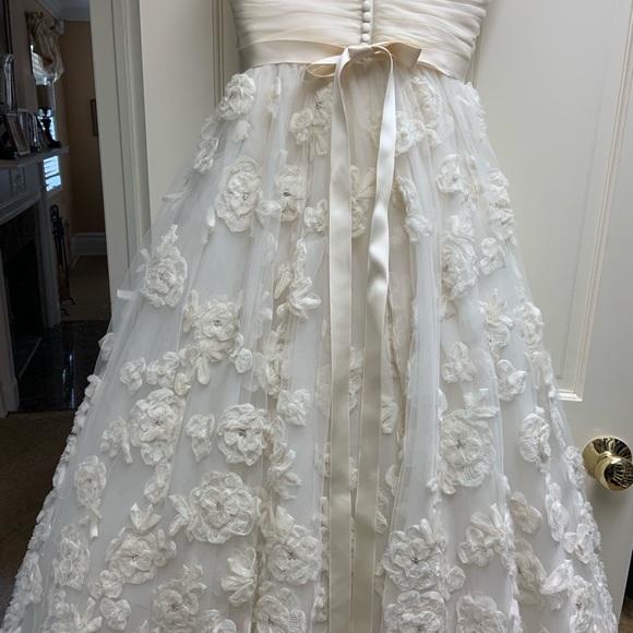 Christos wedding dress - Picture 5 of 8